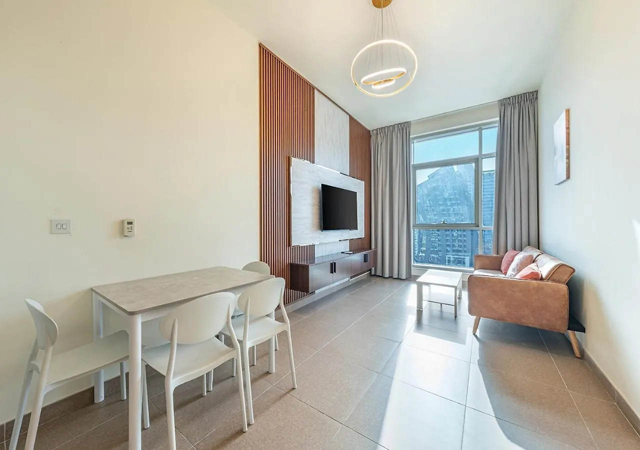 Luxurious Apartment With Burj Khalifa & Canal Views Dubai 0*,