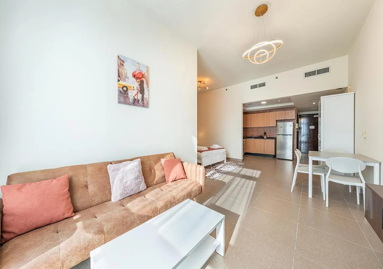 Luxurious Apartment With Burj Khalifa & Canal Views ドバイ
