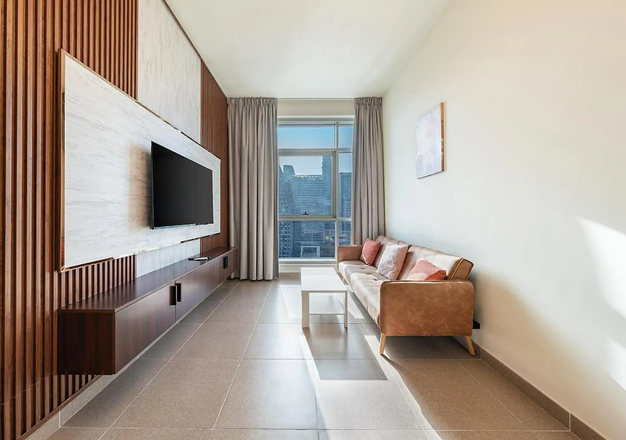 Luxurious Apartment With Burj Khalifa & Canal Views Dubai